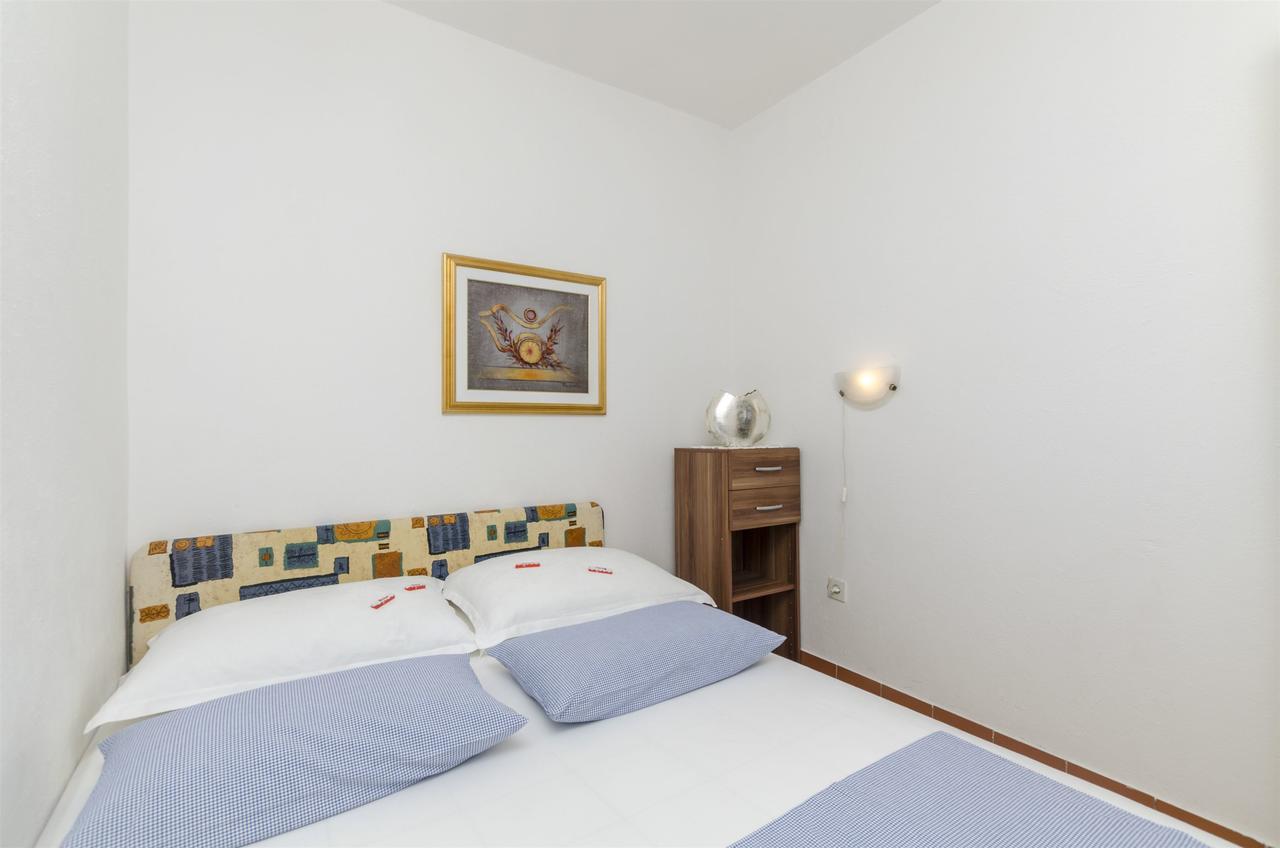 Apartments Denis Supetar Exterior photo